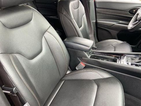 Used 2024 Jeep Compass Limited image 23