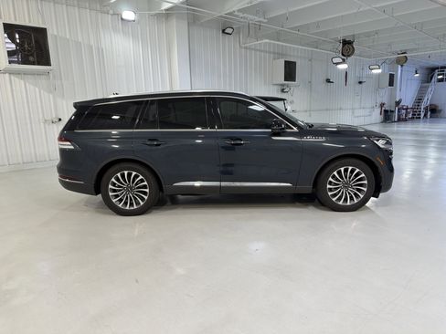 Used 2023 Lincoln Aviator Reserve w/ Elements Package Plus RWD image 6