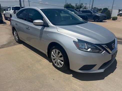 Used 2018 Nissan Sentra S FWD image 7