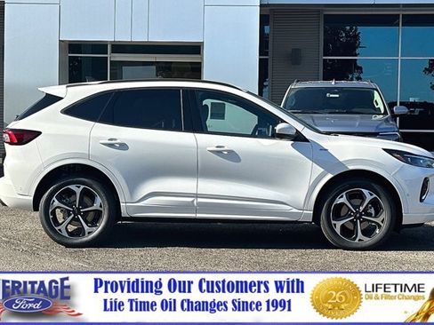 Used 2023 Ford Escape ST-Line Elite w/ Premium Technology Package image 3