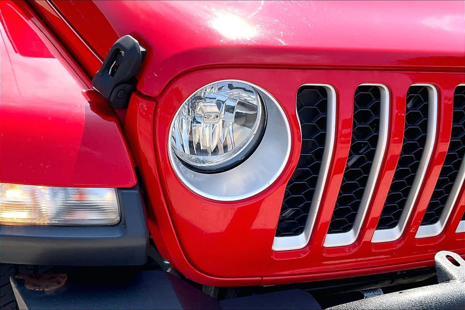 Used 2020 Jeep Gladiator Overland AWD/4WD image 27