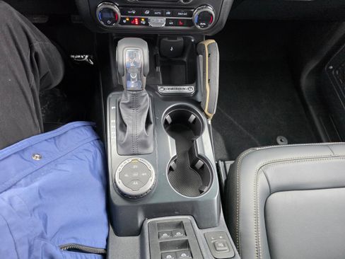 New 2025 Ford Bronco Badlands image 21