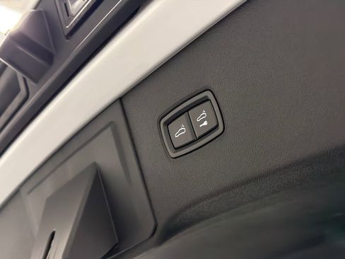 Used 2024 Porsche Cayenne S image 11