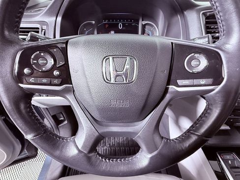 Used 2019 Honda Pilot Touring image 11