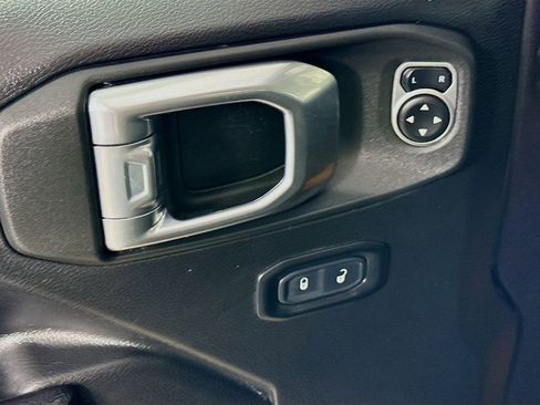 Used 2022 Jeep Wrangler Unlimited Sport AWD/4WD image 18