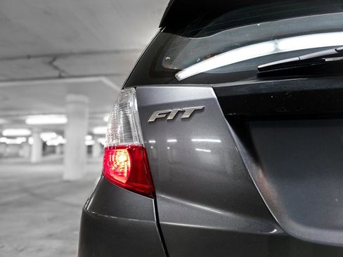 Used 2011 Honda Fit Sport image 9