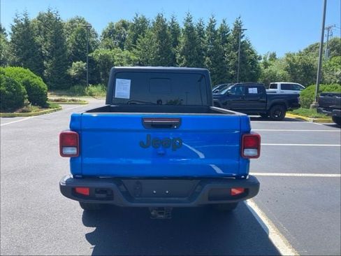 Used 2025 Jeep Gladiator Sport AWD/4WD image 5