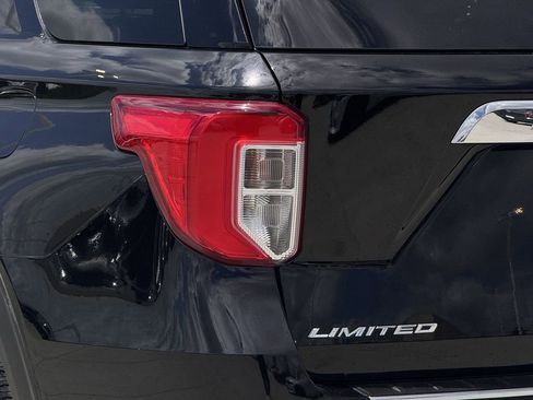 Used 2023 Ford Explorer Limited image 10