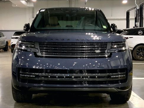 New 2026 Land Rover Range Rover SE image 3