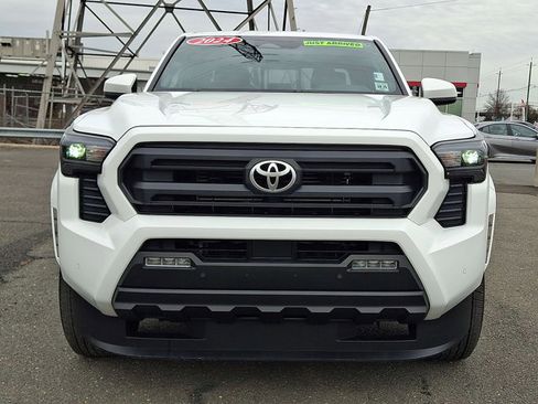 Certified 2024 Toyota Tacoma SR5 image 31