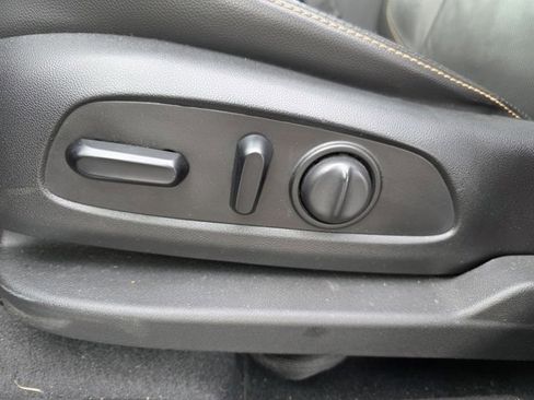 Used 2020 Chevrolet Equinox Premier image 9