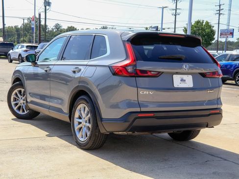 Used 2025 Honda CR-V EX image 2