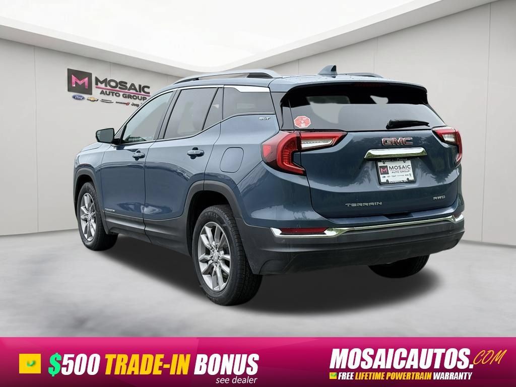 Used 2024 GMC Terrain SLT AWD/4WD image 5