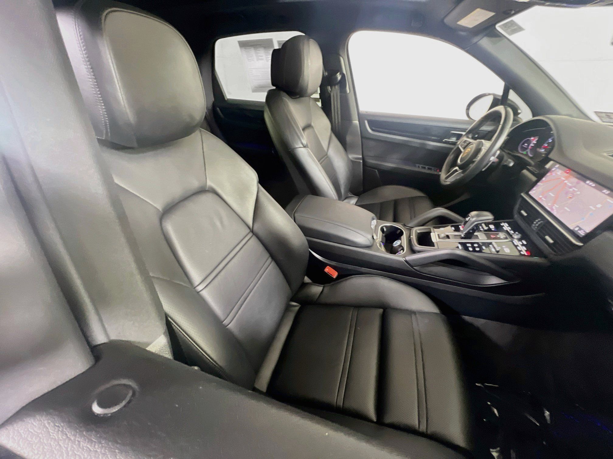 Used 2021 Porsche Cayenne AWD/4WD image 28