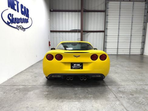 Used 2007 Chevrolet Corvette Coupe w/ Preferred Equipment Group RWD image 9
