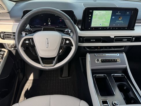 New 2026 Lincoln Aviator 2WD image 12