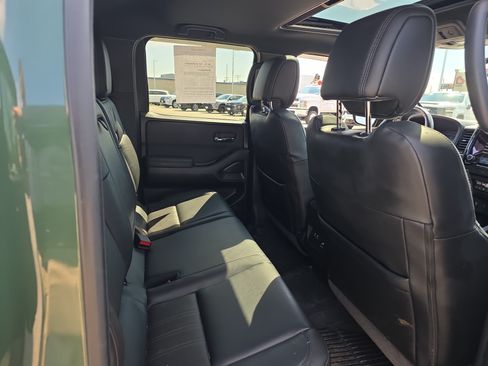 Used 2022 Nissan Frontier PRO-4X w/ Pro-4X Premium Package AWD/4WD image 9