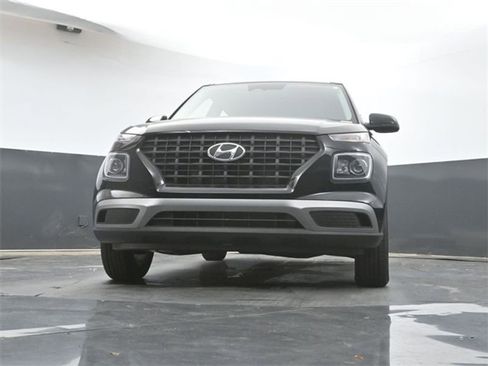 Used 2025 Hyundai Venue SE image 29