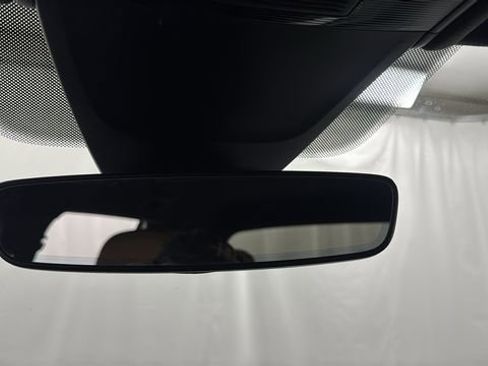 Used 2022 Volkswagen Tiguan SE image 33