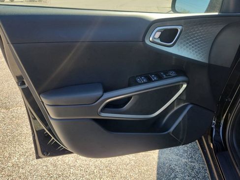 New 2025 Kia Soul LX image 11
