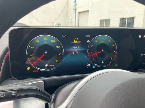 Used 2023 Mercedes-Benz GLB 250 image 19