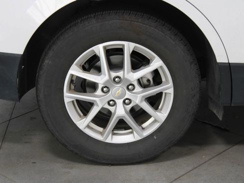 Used 2023 Chevrolet Equinox LT image 12