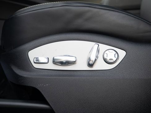 Certified 2025 Porsche Macan S image 20