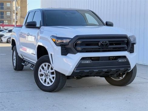 Used 2024 Toyota Tacoma SR5 w/ SR5 Upgrade Package image 2