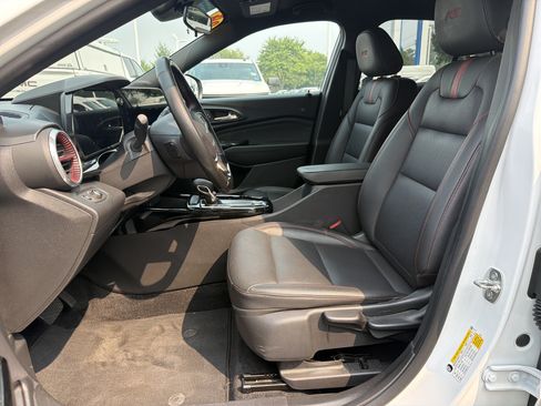 Used 2024 Chevrolet Trax RS FWD image 16
