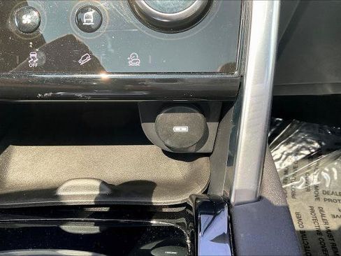 Used 2020 Land Rover Discovery Sport SE AWD/4WD image 15
