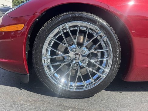 Used 2005 Chevrolet Corvette Convertible w/ Preferred Equipment Group RWD image 16