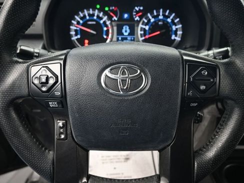 Used 2018 Toyota 4Runner TRD Off-Road image 15