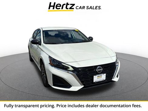 Used 2025 Nissan Altima 2.5 SV FWD image 1