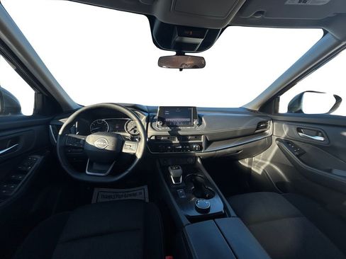 Certified 2025 Nissan Rogue SV image 18