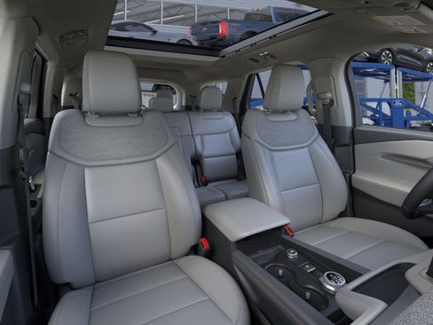 New 2026 Ford Explorer Active w/ Active Comfort Package image 10