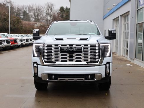 New 2026 GMC Sierra 3500 Denali w/ Denali Reserve Package image 4