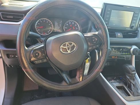 Used 2021 Toyota RAV4 LE image 21