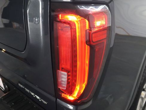 Used 2021 GMC Sierra 1500 Denali image 32