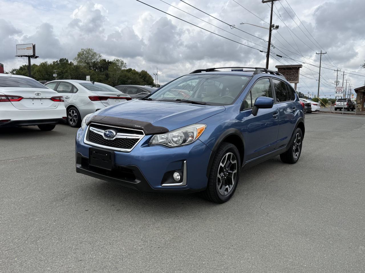Used 2017 Subaru Crosstrek 2.0i Premium AWD/4WD image 3