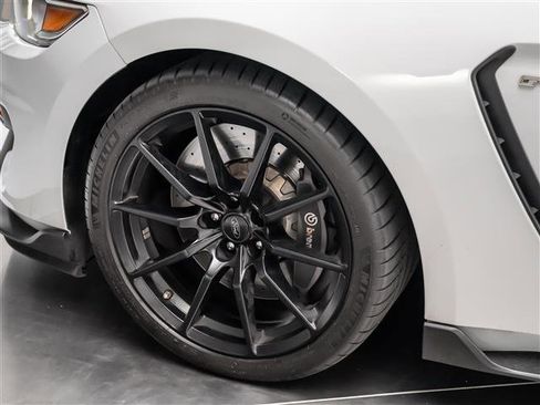 Used 2017 Ford Mustang Shelby GT350 image 15