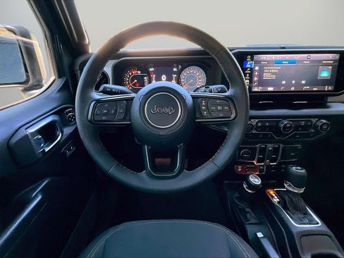 Certified 2024 Jeep Wrangler Willys AWD/4WD image 11