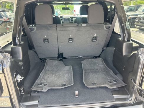 Used 2023 Jeep Wrangler Sport S image 29