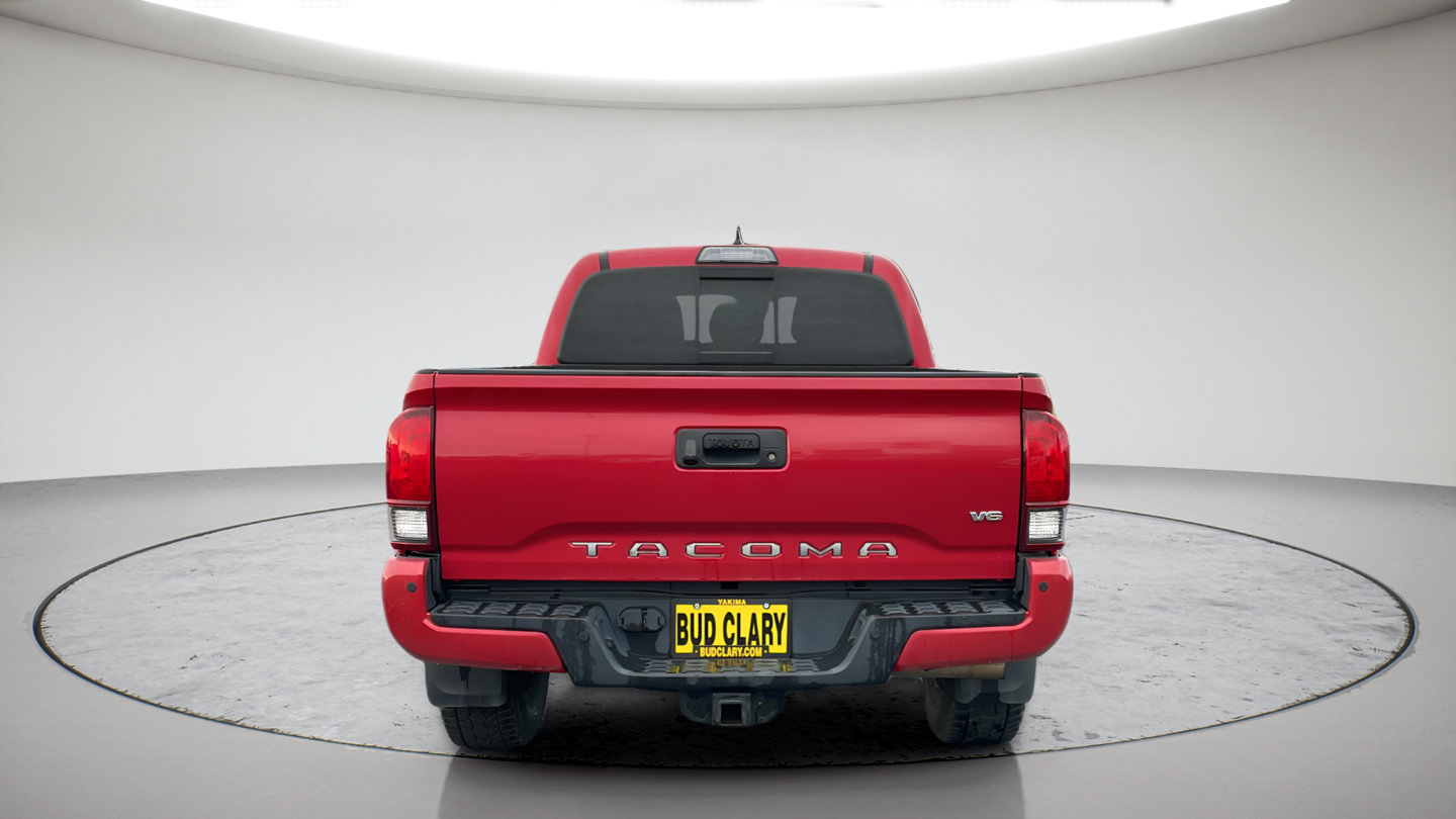Used 2018 Toyota Tacoma TRD Off-Road w/ Technology Package AWD/4WD image 6