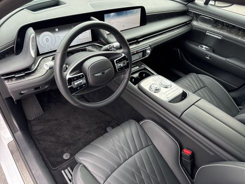 Used 2025 Genesis G90 3.5T image 33