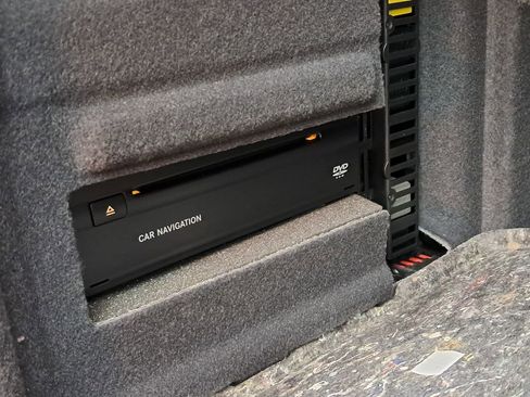 Used 2006 Mercedes-Benz CLS 55 AMG image 36