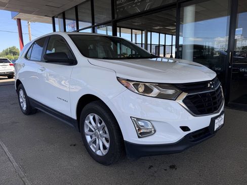 Used 2020 Chevrolet Equinox LS w/ LS Convenience Package image 7