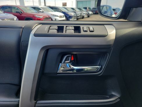 Used 2018 Toyota 4Runner SR5 image 17