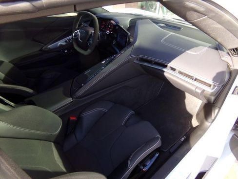 Used 2024 Chevrolet Corvette Stingray Convertible image 29