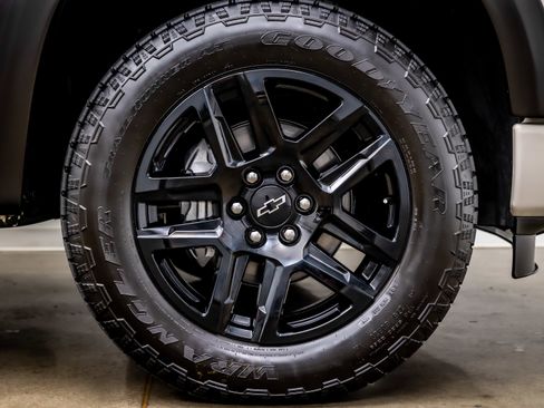 Used 2026 Chevrolet Silverado 1500 Custom w/ Turbomax Blackout Package image 40