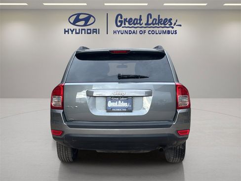 Used 2012 Jeep Compass Sport image 4